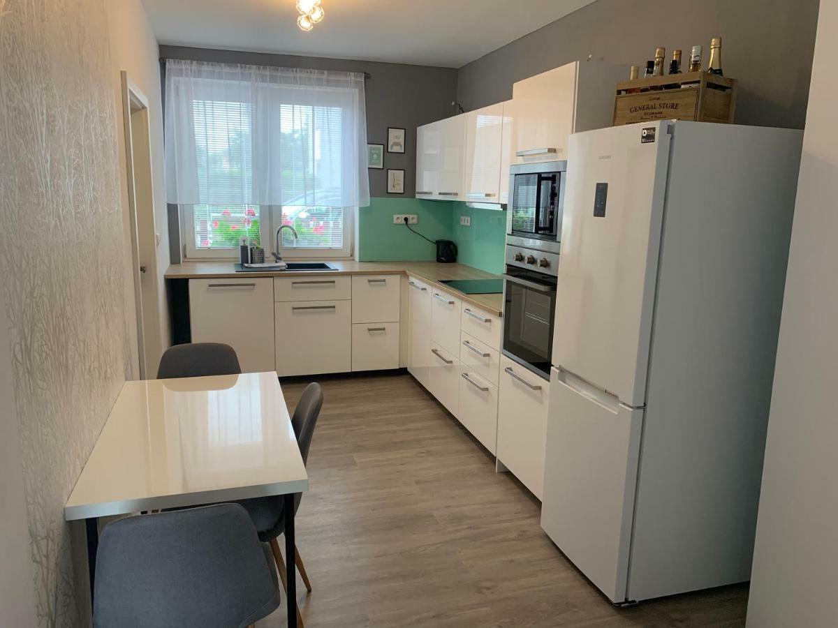 Tolarova Apartman Pardubice Exterior foto